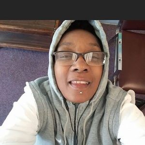 Meet your Posher, Myra